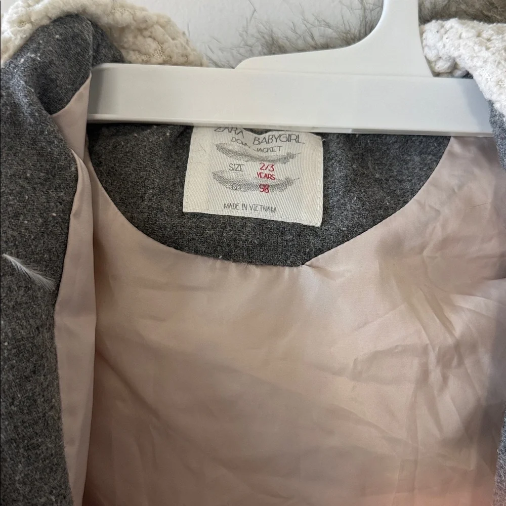 Zara Cream Hooded Puffer Coat with Faux Fur Trim 2/3 T